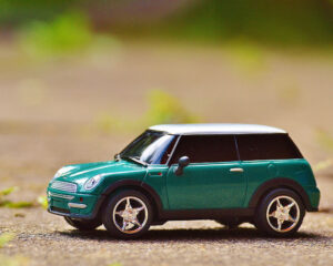 Bild von einem Spielzeugauto, Marke Mini
